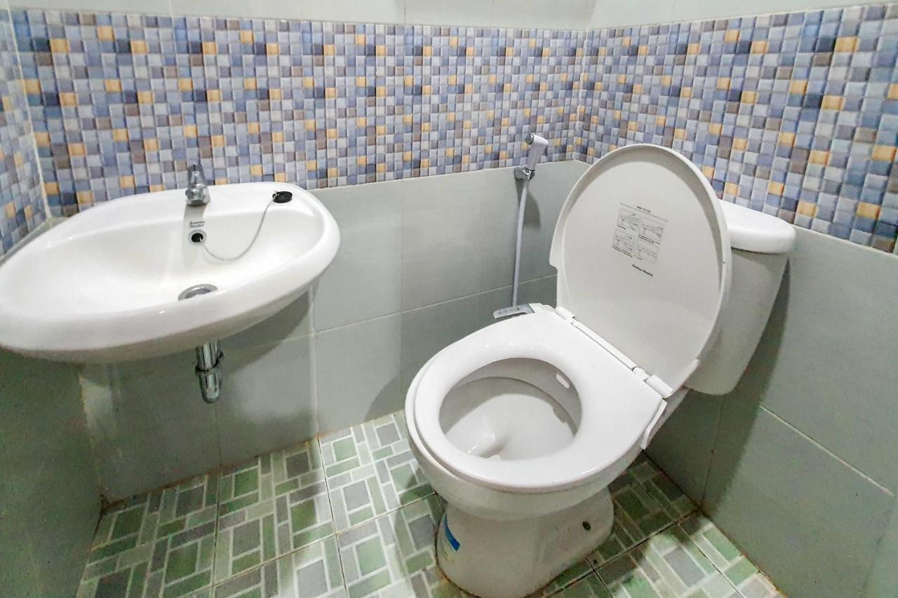 Reddoorz Syariah Near Solo Paragon Mall 2 Bonorejo Eksteriør billede